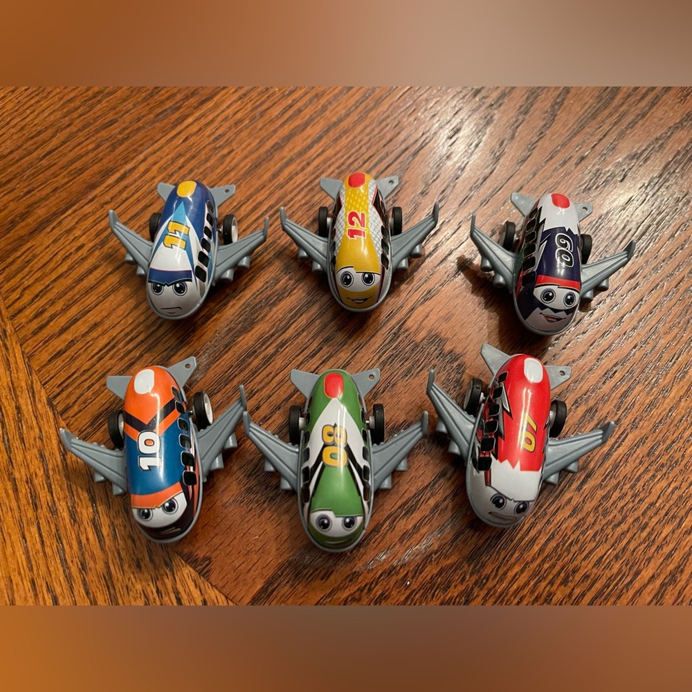 6 Piece Colorful Airplane Toy Set 🐣🐣Pull back and let-GO! Toys NEW